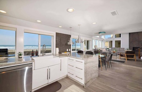 San Diego House | Ocean Front Walk-On the sand and board walk