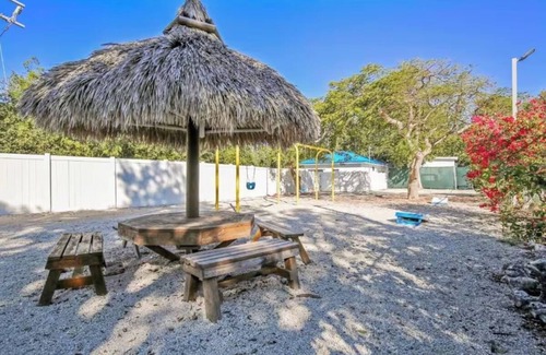 Tavernier Apartment | Ocean Pointe Condo ~ Beach, Pool, Hot Tub & Tennis