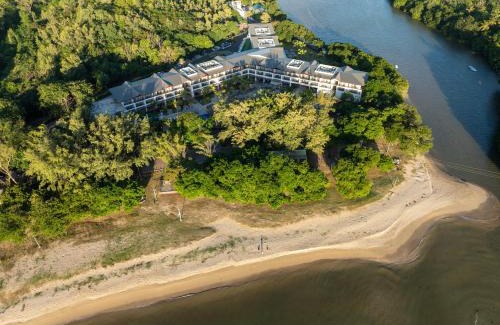 Port Chambly Resort | Ocean's Creek Beach Hotel