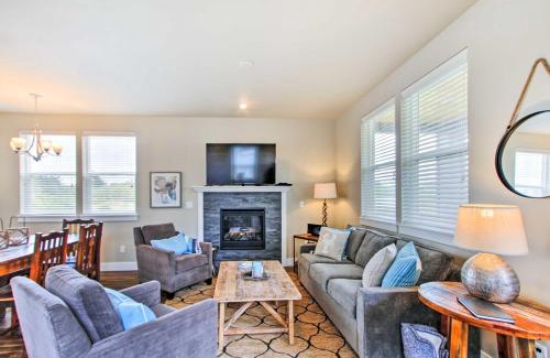Ocean Shores House | Ocean Shores House with Hot Tub - Walk to Beach