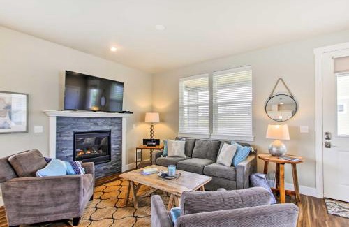 Ocean Shores House | Ocean Shores House with Hot Tub - Walk to Beach