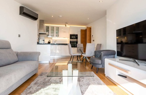 Gibraltar Apartment | Ocean SPA Suite 05-hosted by Sweetstay