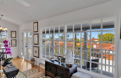 Village of La Jolla Cottage | Ocean View 1-bedroom treehouse 8 min from La Jolla cove