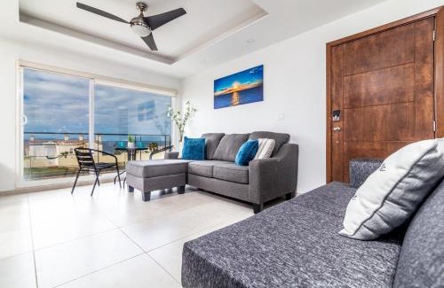 La Joya Apartment | Ocean View, Amazing Sunsets, AC, Pool