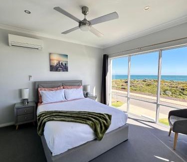 Halls Head House | Ocean View Beach House !