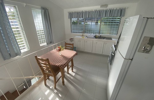 Folkestone House | Ocean view - Fabulous Location Metres From Beach!