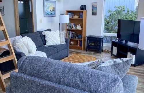 Yachats House | Ocean View in Yachats! Dog Friendly! Ya-Hut