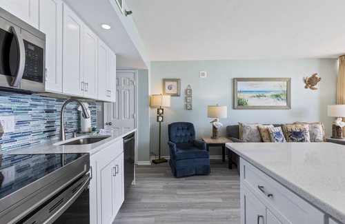 Myrtle Beach Condo | Ocean View Ocean Forest Plaza w Balcony