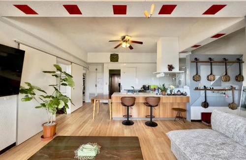 Hiyagon Apartment | Ocean View Orange House