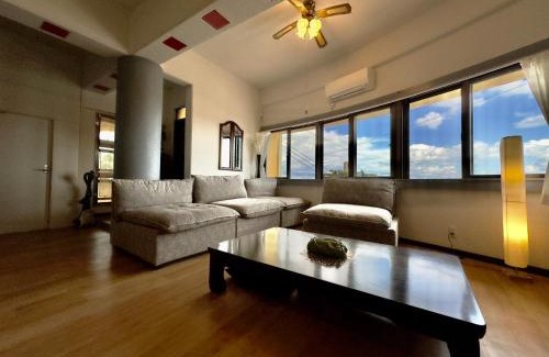Hiyagon Apartment | Ocean View Orange House