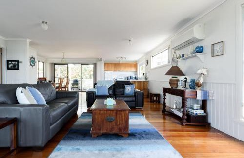 Greens Beach House | Ocean View Retreat at Greens Beach