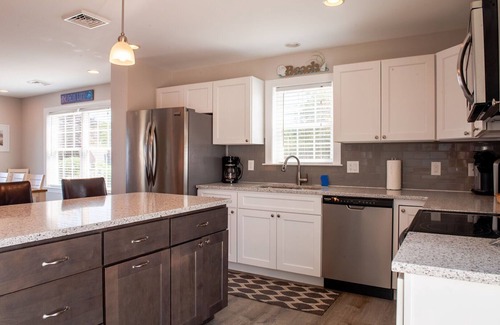 Narragansett House | Ocean Views,150 yards to Scarborough Beach, 6 Bedrooms, 3.5 Bathrooms