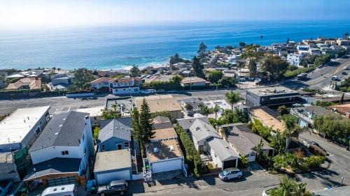 Laguna Beach House | Ocean Views! Detached Villa by Victoria Beach