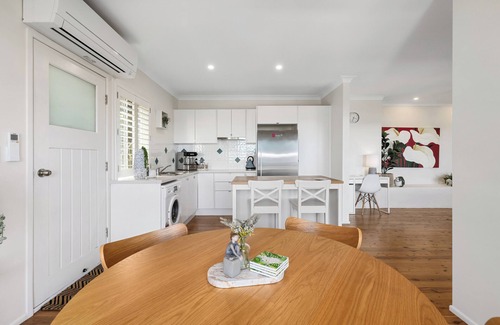 Banora Point Apartment | Ocean views/minutes to Kingy & Cooly/has pool/pet friendly/pretty inside & out