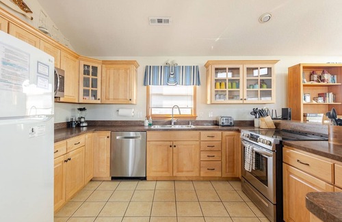 Ocean Sands House | Ocean Views! Sleeps 10! 4 bed/3 bath. Pool + HotTub + Beachfront