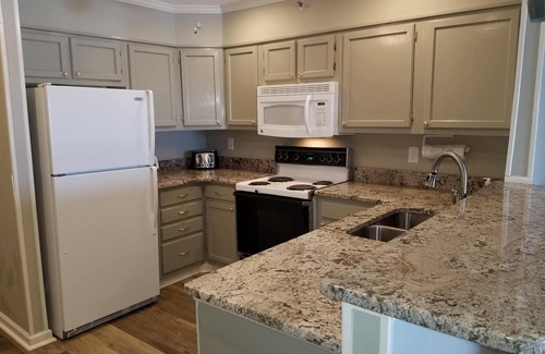 Garden City Condo | Oceanfront 2bed/2bath condo near the Garden City Pier