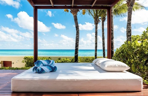 Playacar Fase I Villa | Oceanfront and Infinity Pool in Playa del Carmen