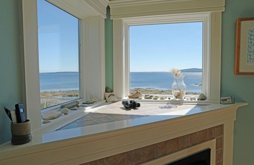 Belfast Cottage | Oceanfront Cottage in Belfast Maine on Penobscot Bay