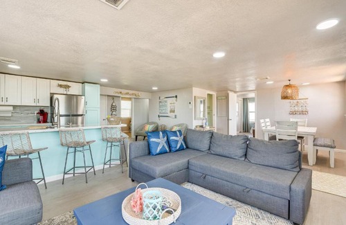 Surfside Beach House | Oceanfront Deck Surfside Beach Vacation Rental!