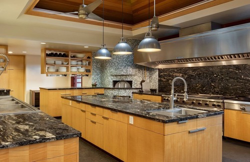 Kamuela House | Oceanfront Luxury, Privacy, Chef & Staff Quarters, Onsite Management. Sleeps up to 30 Guests*