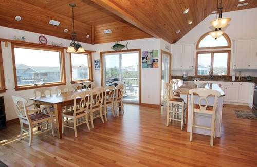 Duck House | OCEANFRONT, Private Pool, Private Beach Access, Hot Tub, SSV124, Aint Life Grand