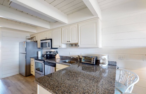 Midtown Ocean City House | Oceanfront Townhouse w/Private Balcony, Great Views, Washer/Dryer, Central AC