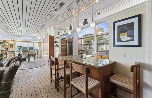 Atlantic Beach Apartment | Oceanfront unit in the mid-century modern 1.7 acre Atlantic Beach Estate