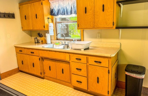 Tower Cabin | Oceans 1 - A Frazer Bay Hideaway. Centrally Located! Boat Rentals also Available