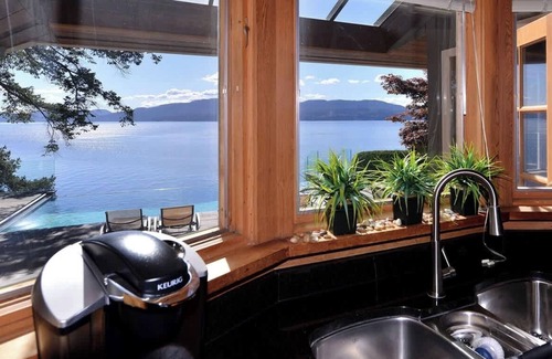 Sidney House | Oceanside Lodge Saanich Inlet