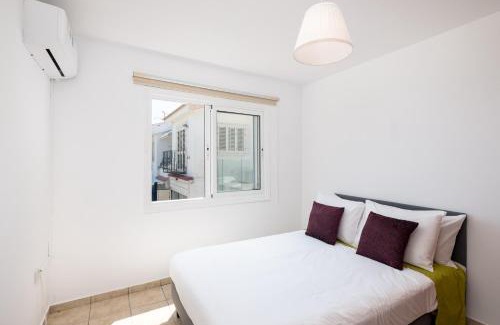 Oroklini Apartment | Oceanview Apartment