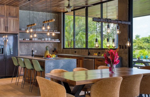 Ballena Villa | OCEANVIEW Oasis looking @the Whales Tales Secure & FULL concierge service