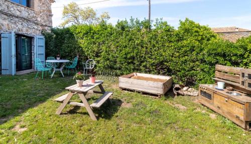 Sobrestany Apartment | Ocells de Montgri- apartamento rural en el Empordà