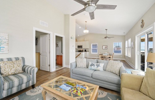 Captain's Cove House | Octopus's Garden - Gorgeous Waterfront in Captain's Cove!