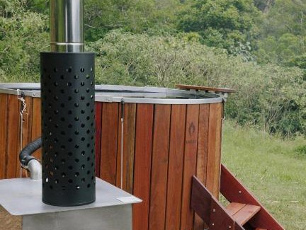 Hallston House | Off-Grid Cabin Surrounded by Nature - Hot Tub - Arlo