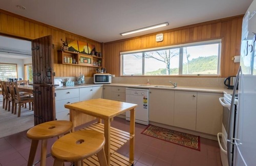 Lake Okareka House | OKAREKA LAKE EDGE VERY POPULAR LAKESIDE PROPERTY WITH WATER TOYS INCLUDED