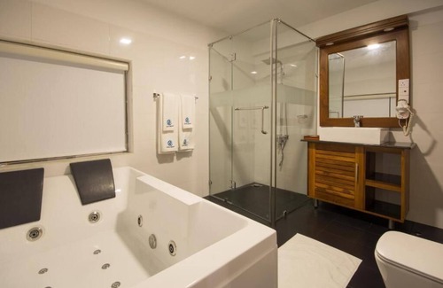 Nawalapitiya Hotel | Okwin Resort