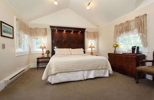 Cambria Bed & Breakfast | Olallieberry Inn B&B