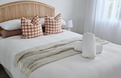 Anna Bay Villa | Olas Villa 4 - Plunge Pool & Walk to Beach