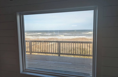 Duck Cottage | Old Bay Hideaway Oceanfront Cottage