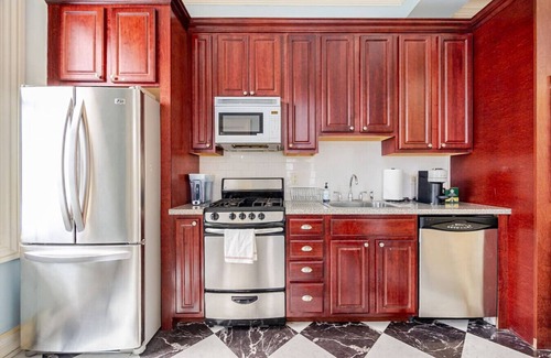 Union City Apartment | Old Charm, Modern Comfort: 5 min to NYC, BBQ
