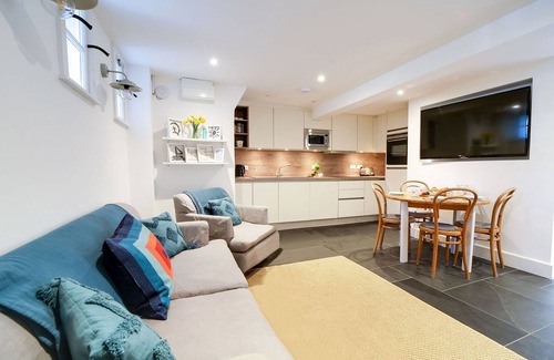 Port Isaac Apartment | Old Cobblers, Port Isaac, modern accommodation which sleeps 4 and welcomes dogs