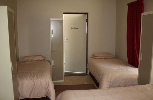 Lephalale House | Old farmhouse for 3 in Limpopo Province