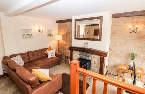 Calwich Cottage | OLD HALL COTTAGES, pet friendly, with a garden in Mayfield