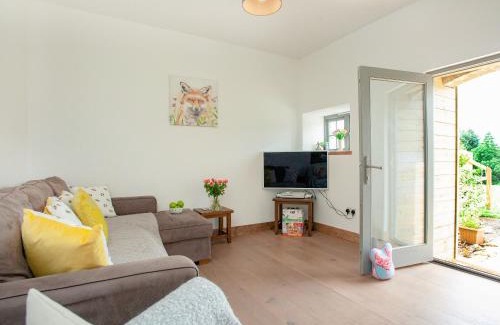 Honiton House | Old Highwood - Hog End