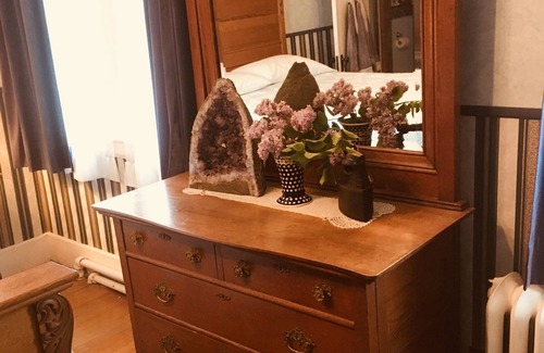 Caribou Bed & Breakfast | Old Iron Inn Bed and Breakfast