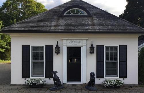 Old Town Historic District Bed & Breakfast | Old Ivy Walk