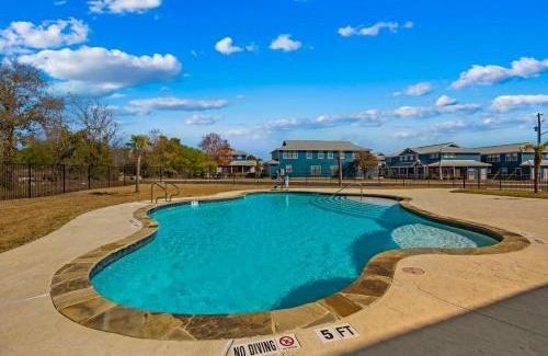 Gruene Apartment | Old Mills Resort OM A9