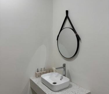 Van Mieu Apartment | Old Quarter Homestay 202 - Air conditioner - Railway