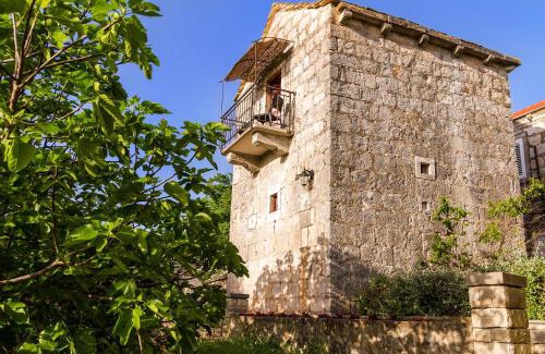 Zrnovo Apartment | Old Small Stone House
