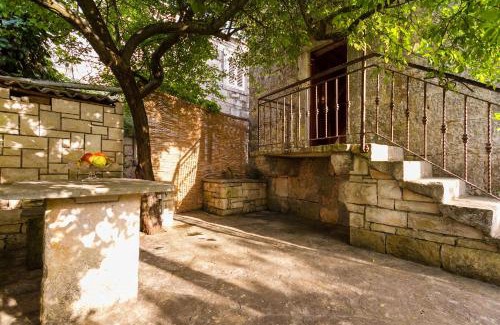 Zrnovo Apartment | Old Small Stone House